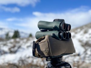 10x50 vs 20x50 binoculars